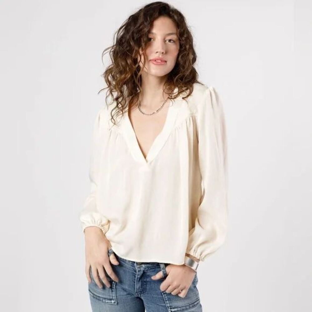 Band Of The Free Top Medium Silky Ivory Boho Neutral V-neck Poet